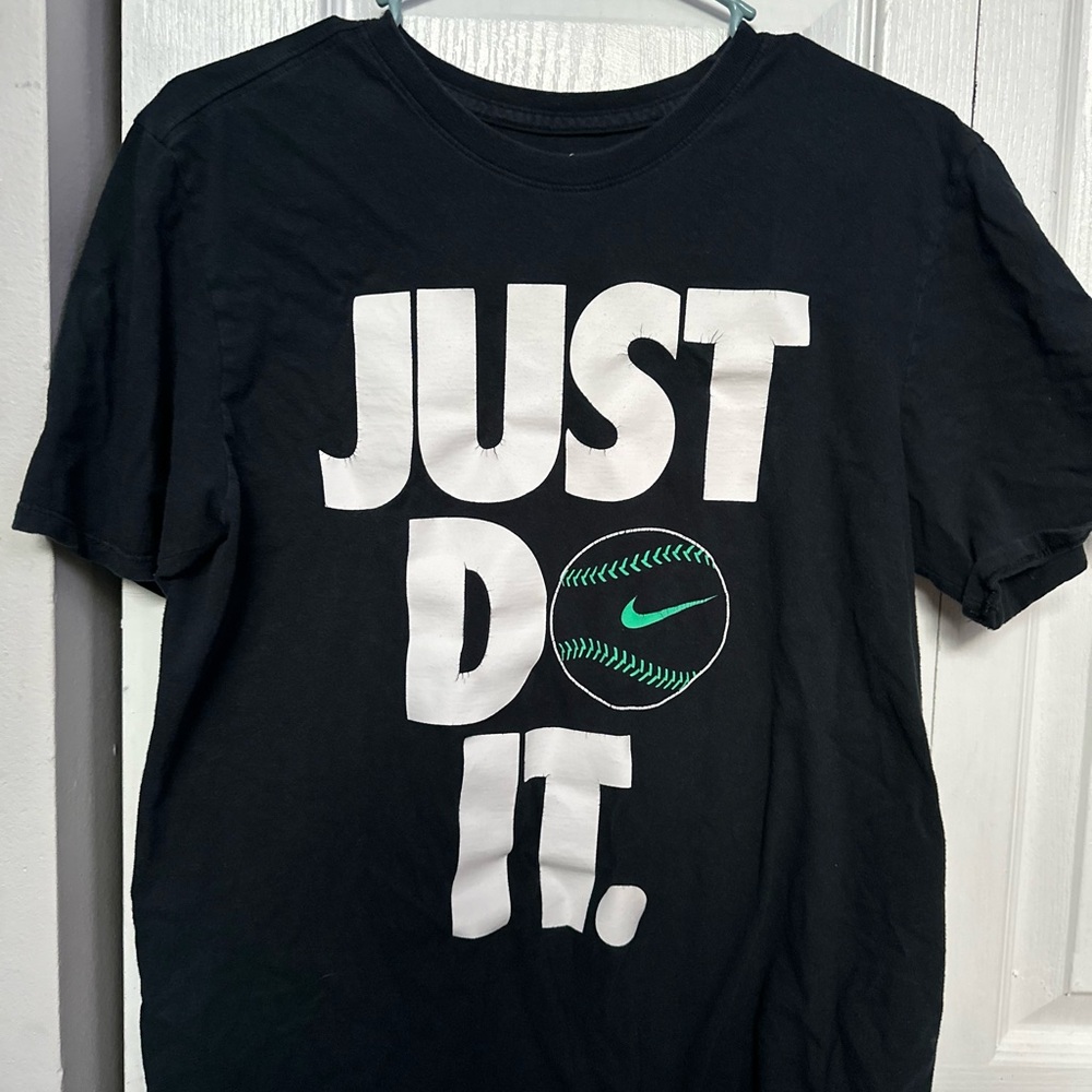 Nike Men's T-Shirt Sportswear "Just Do It" Baseball Athletic Shirt Size M